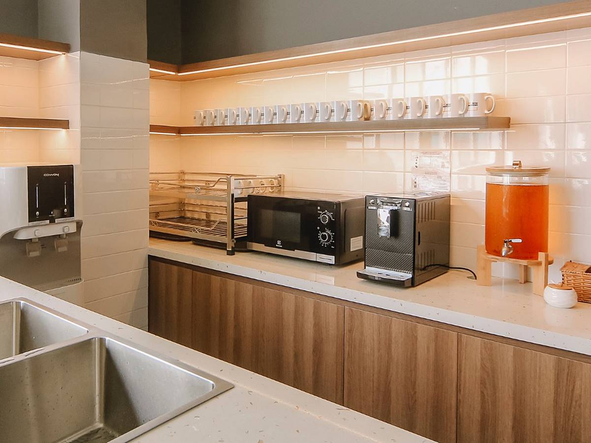 Văn phòng trọn gói Designer Hub • C-Space, 12-13 đường N1, Khu Thương Mại Nam, P. Tân Thuận Đông, Quận 7 - vlook