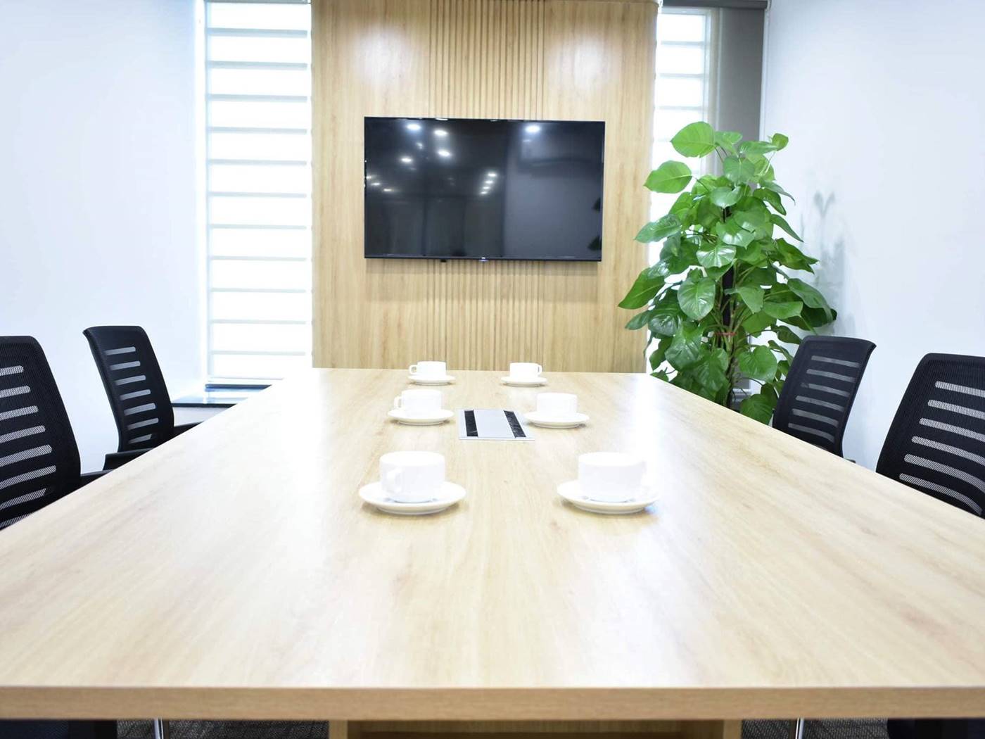 Văn phòng trọn gói Saigon Office • Victory Tower. 12 Tân Trào, Phường Tân Phú, Quận 7 - Vlook.vn