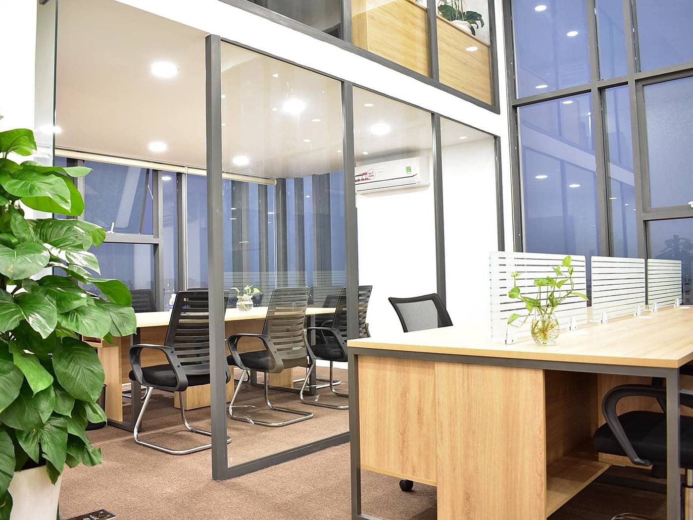 Văn phòng trọn gói Saigon Office • Victory Tower. 12 Tân Trào, Phường Tân Phú, Quận 7 - Vlook.vn