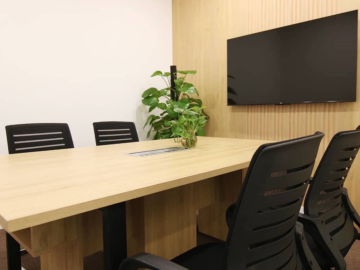 Văn phòng trọn gói Saigon Office • Victory Tower. 12 Tân Trào, Phường Tân Phú, Quận 7 - Vlook.vn