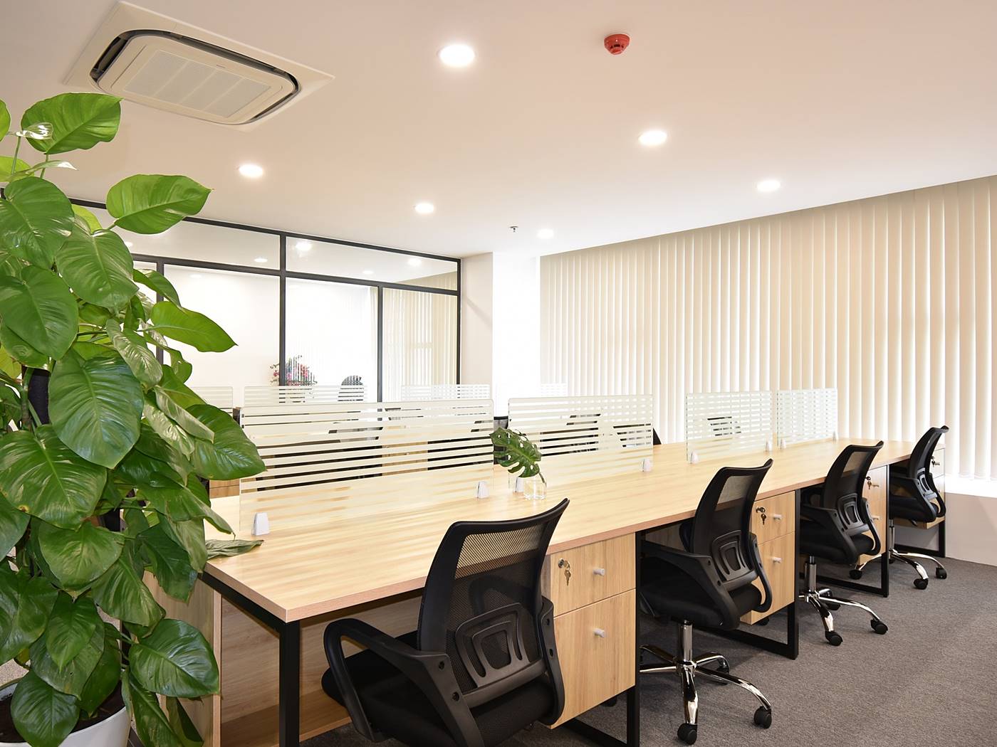 Văn phòng trọn gói Saigon Office • Victory Tower. 12 Tân Trào, Phường Tân Phú, Quận 7 - Vlook.vn