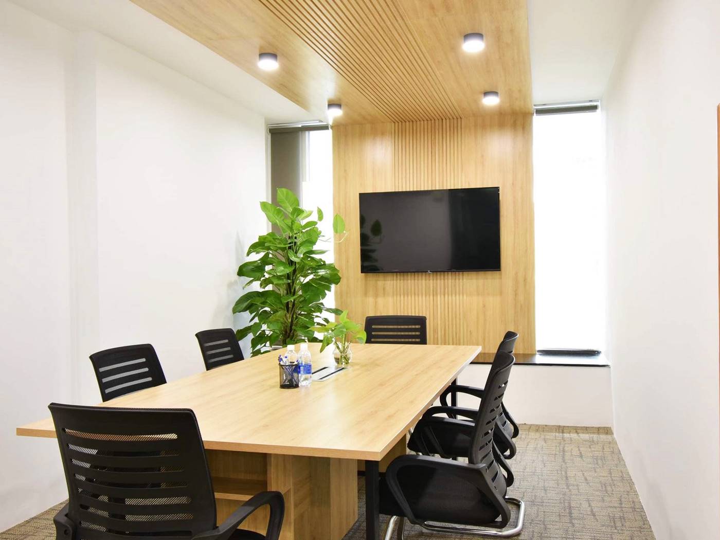 Văn phòng trọn gói Saigon Office • Victory Tower. 12 Tân Trào, Phường Tân Phú, Quận 7 - Vlook.vn